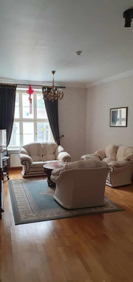 Cozy Apartment On The Town Hall Square Reval Exterior foto